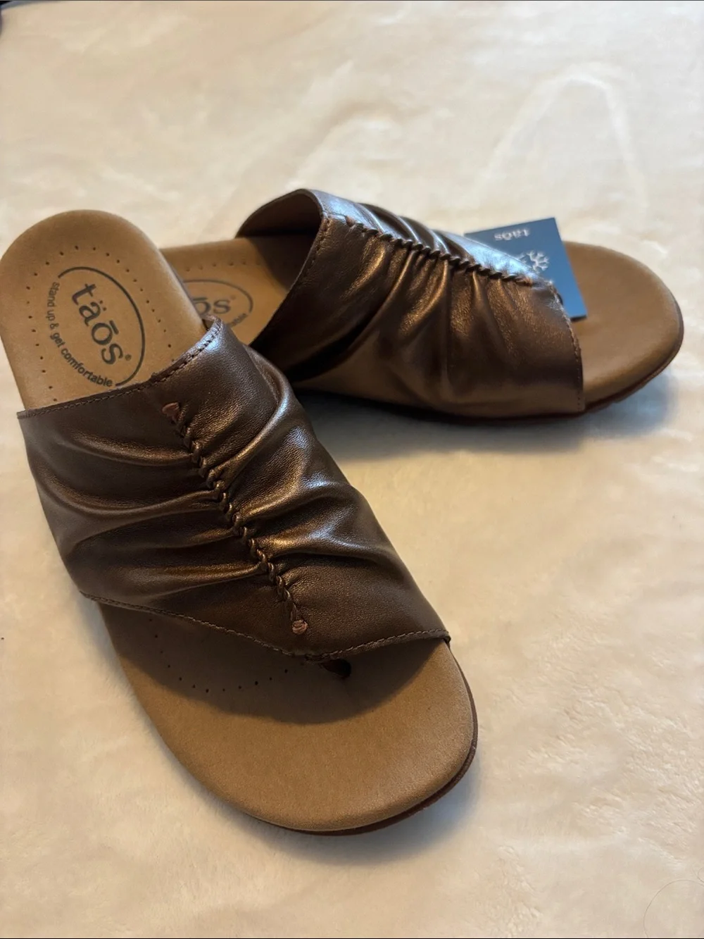 Taos “Gift 2” Toe-Thong Sandals Metallic Bronze Size 7  New With Tags Comfy - Picture 9 of 12